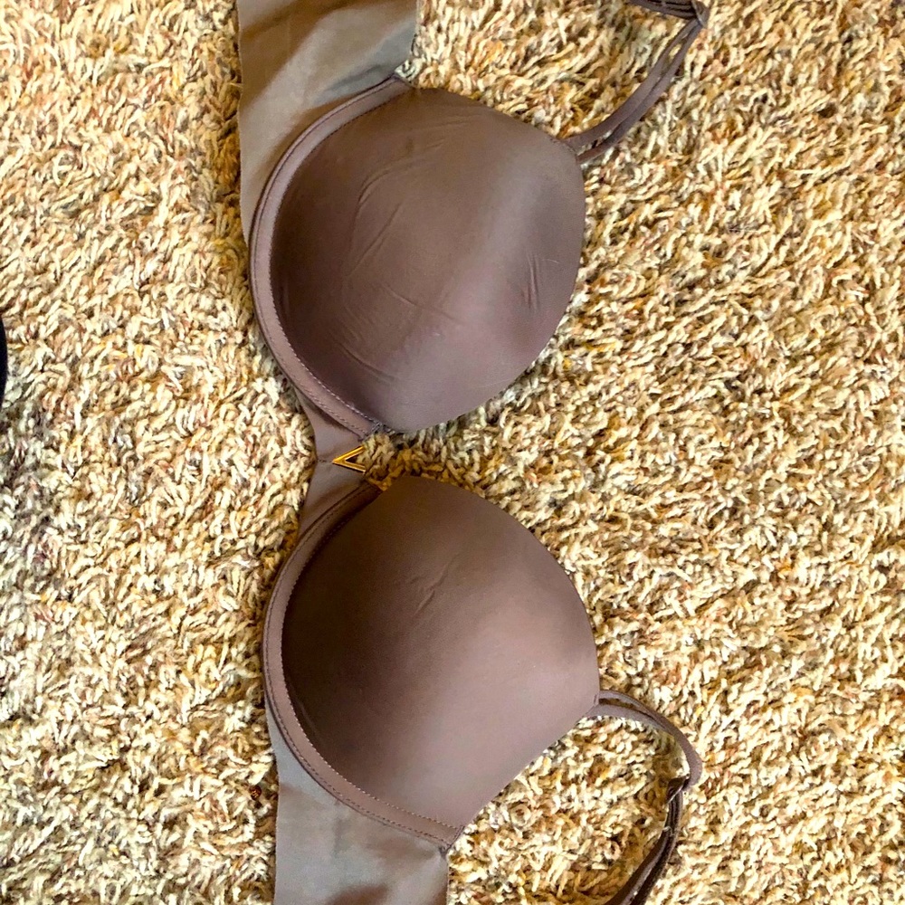 Victoria secret bra 34B